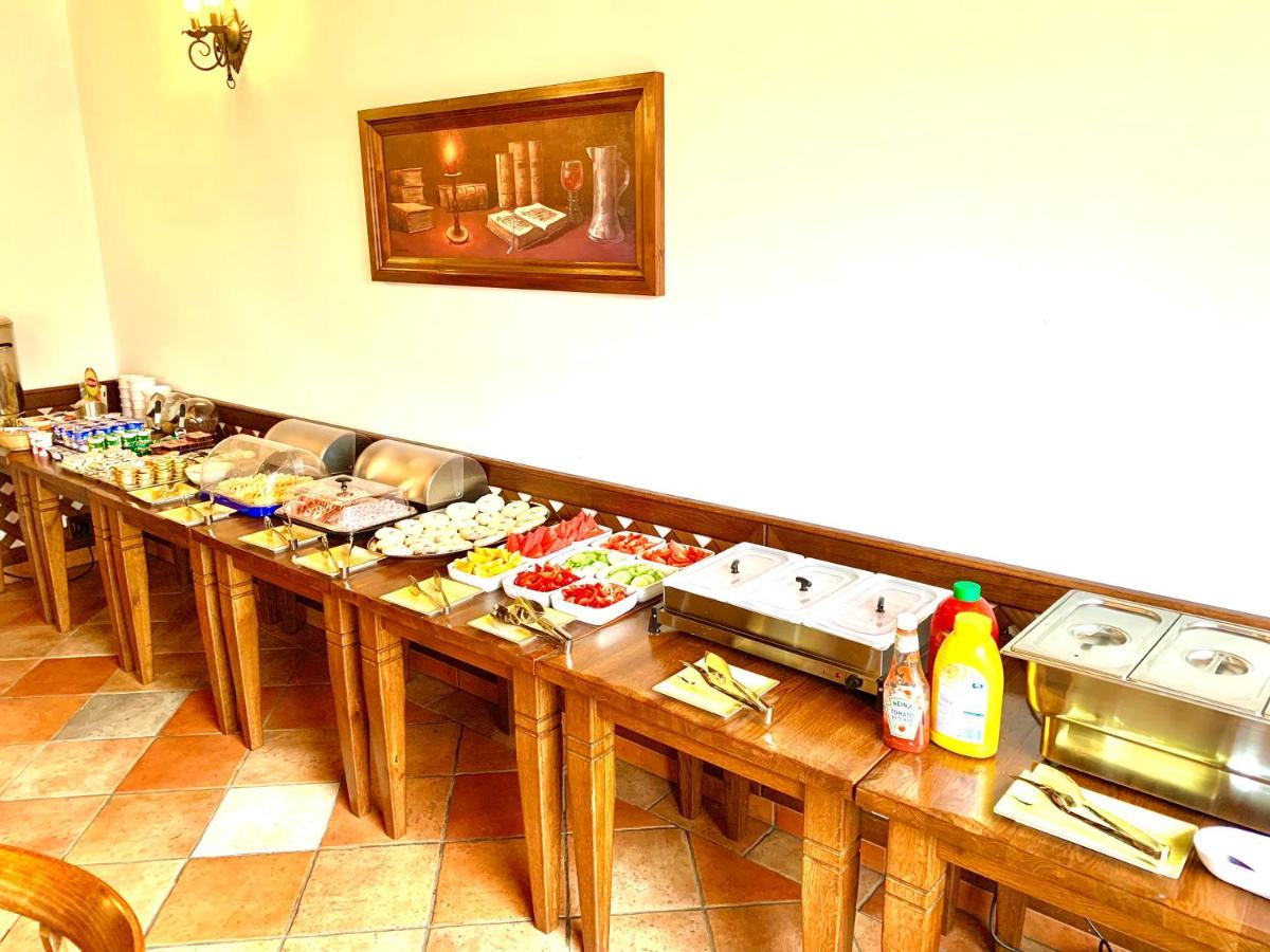 Hotel Bily Beranek Kralovice 3*