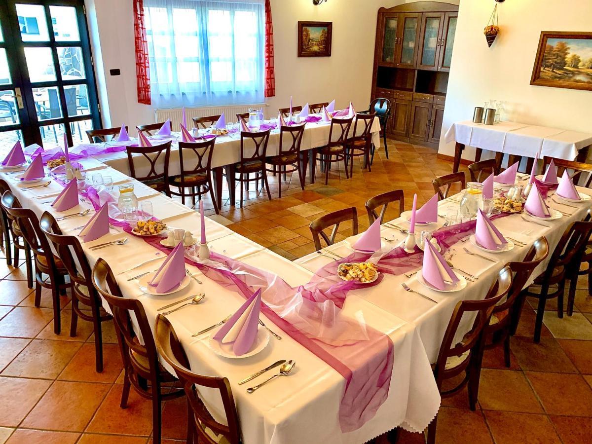 Hotel Bily Beranek Kralovice 3*